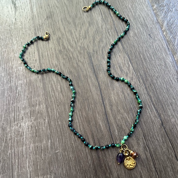 Handmade hand knotted vibrant green agate necklace with charm cluster - Picture 11 of 12